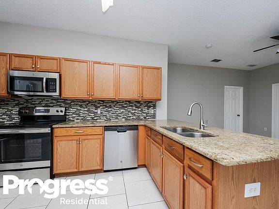 4th image of 215 Banbury Pl