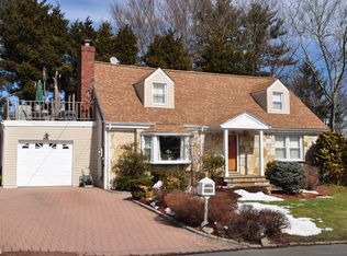 15 Poe St, Hartsdale, NY 10530