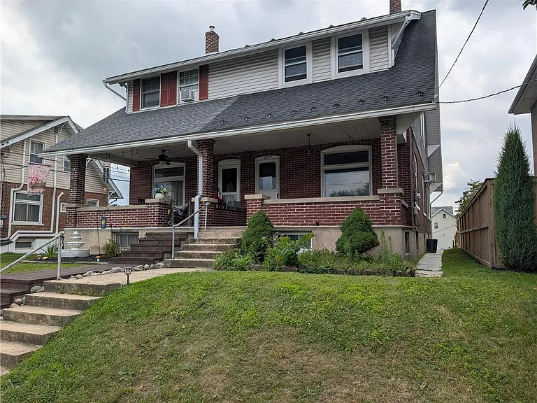 2132 Lincoln Ave — Photo 1