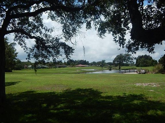 3rd image of 555 W Forest Trl