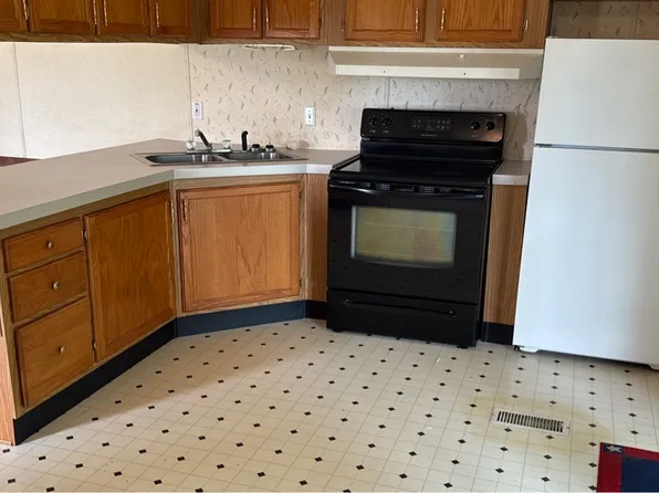 412 Schaal Rd #1, Mineral Springs, AR 71851