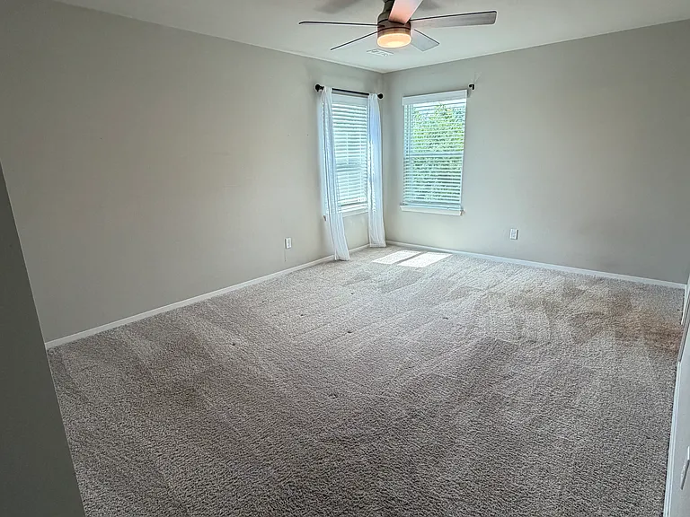 863 E Sparrow Cir — Photo 17