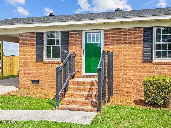 4th image of 102 Oak Grove Avenue