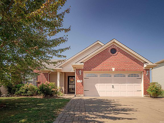 3rd image of 10310 Admiral Dr