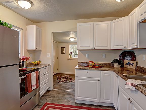 5th image of 1327 W Dalke Ave