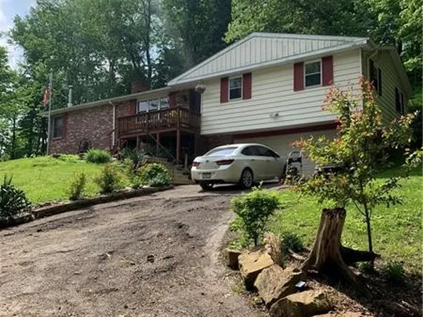 571 S Gosser Hill Rd, Leechburg, PA 15656