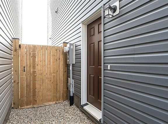 5th image of 15639 18th Ave SW