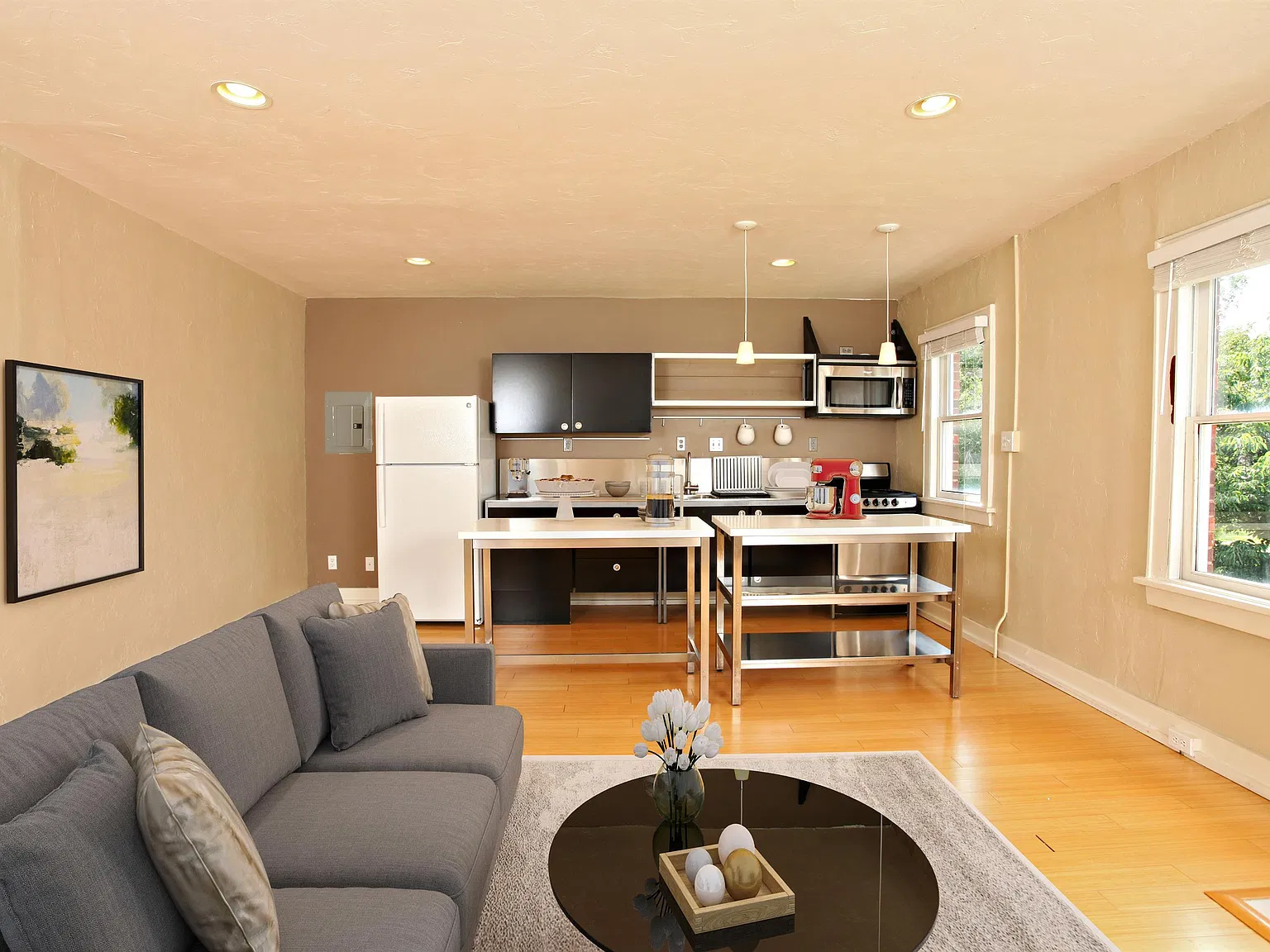 1702 N Fairmount Ave — Photo 4