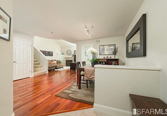3rd image of 276 Greenview Dr