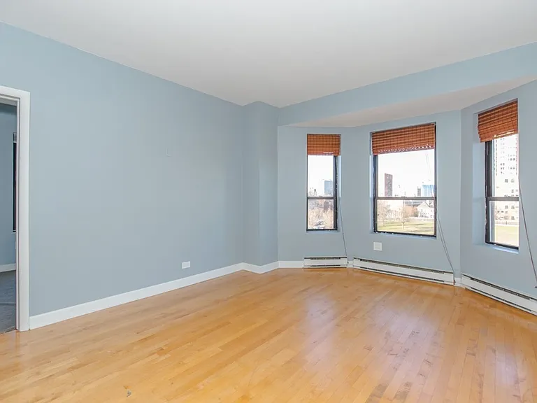 732 W Bittersweet — Photo 33