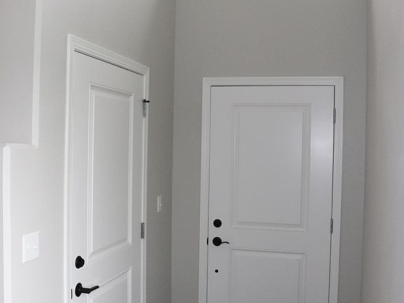 2nd image of 1869 Longview Dr