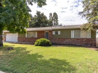 1027 E Mountain View Ave, Porterville, CA