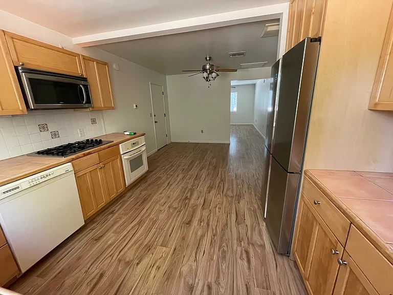 803 N Walnut St — Photo 10