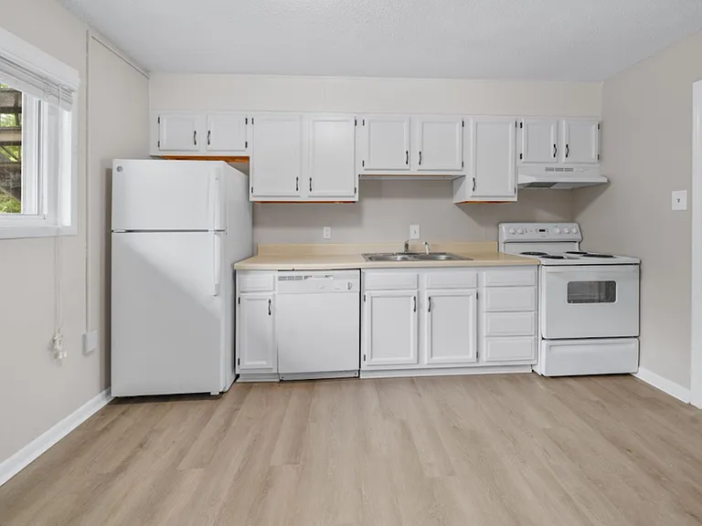 Monarch Apartments — Photo 50