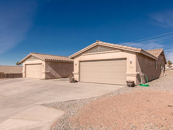 2nd image of 2571 Fremont Dr