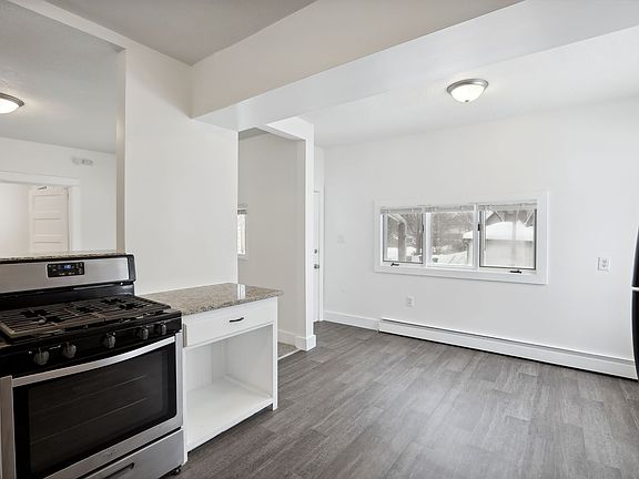 3rd image of 2755 Pierce St NE Unit 2