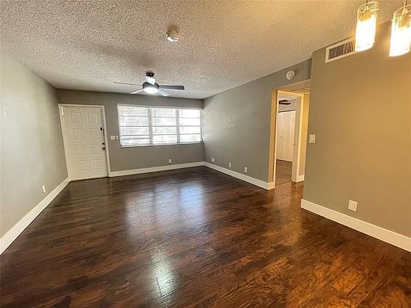 2nd image of 10092 Twin Lakes Dr
