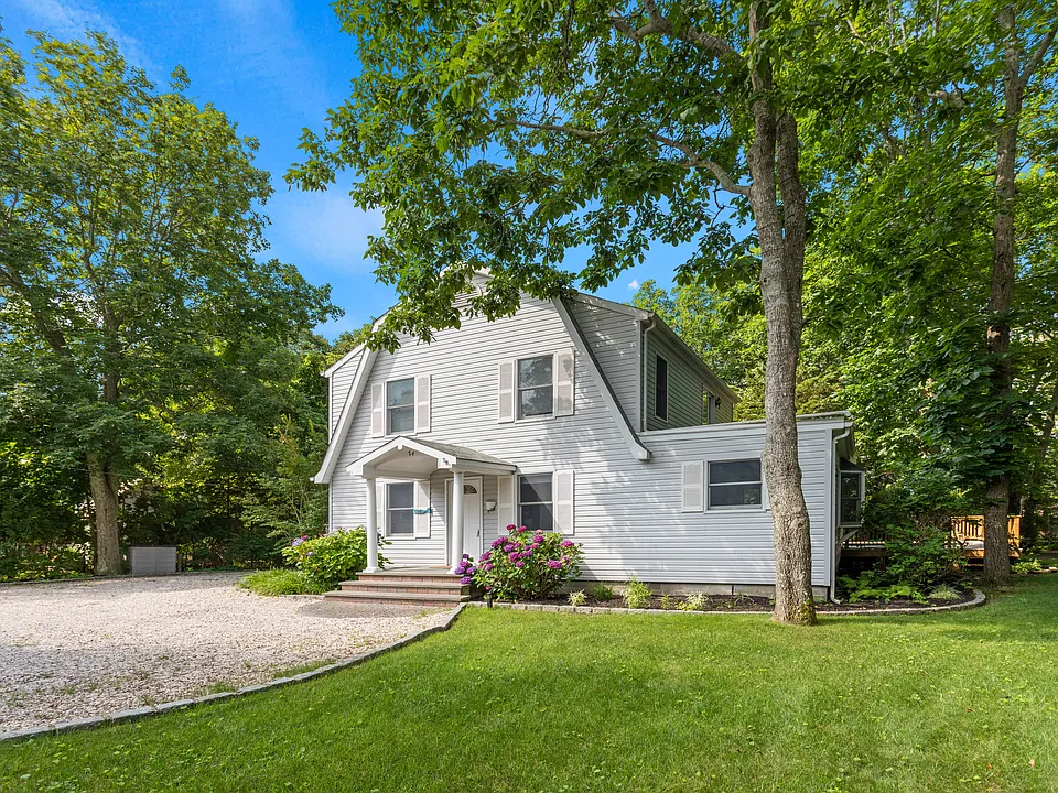 74 Scotts Landing Rd