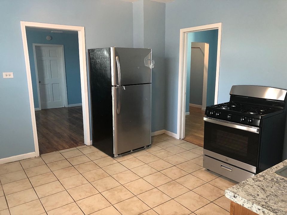 1st image of 4912 Boulevard Pl #2R