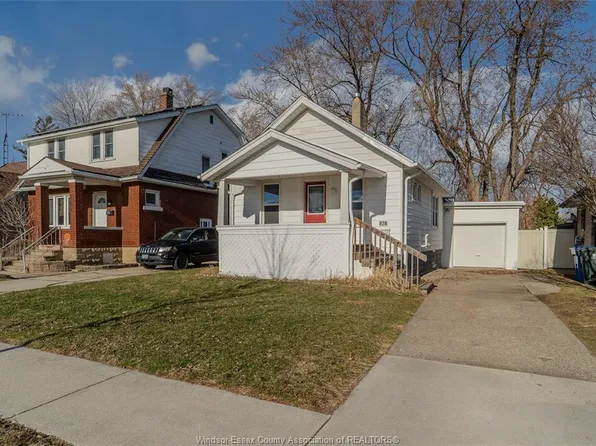 978 Glidden Ave, Windsor, ON N8S 2N7