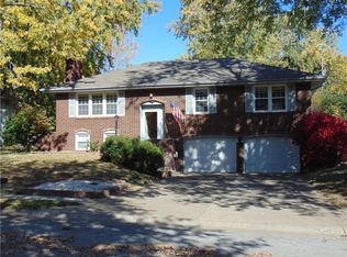 505 SW Westminister Rd, Blue Springs, MO 64014