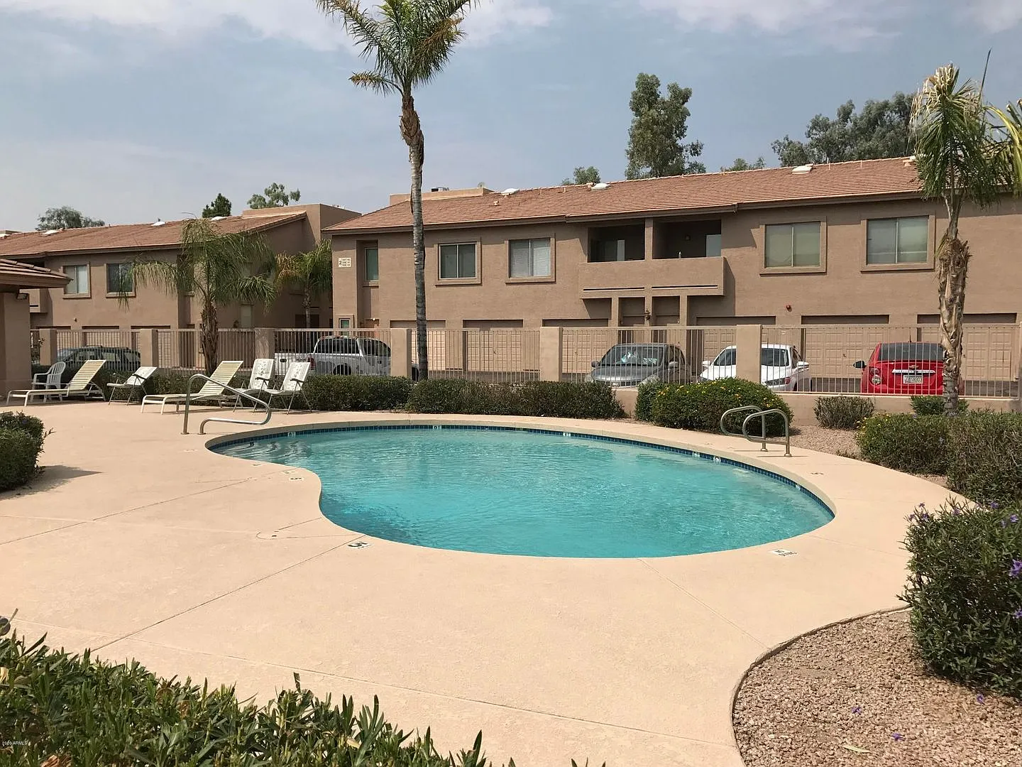 Move in Special!! 2 bed / 2 Bath Townhouse in Mesa! — Photo 2