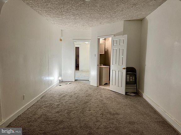 4th image of 318 W Godfrey Ave