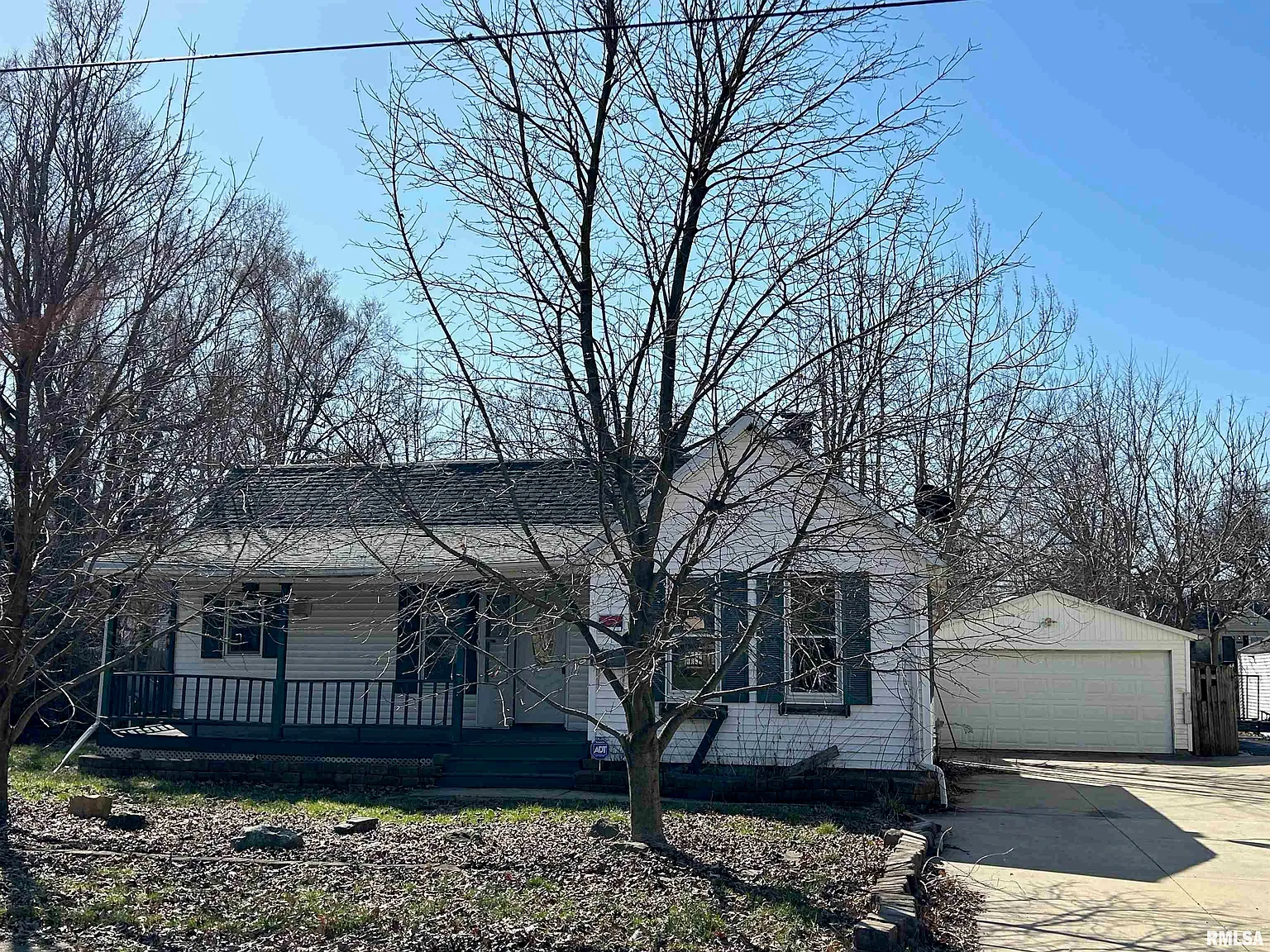 1104 E Corrington Ave photo 1
