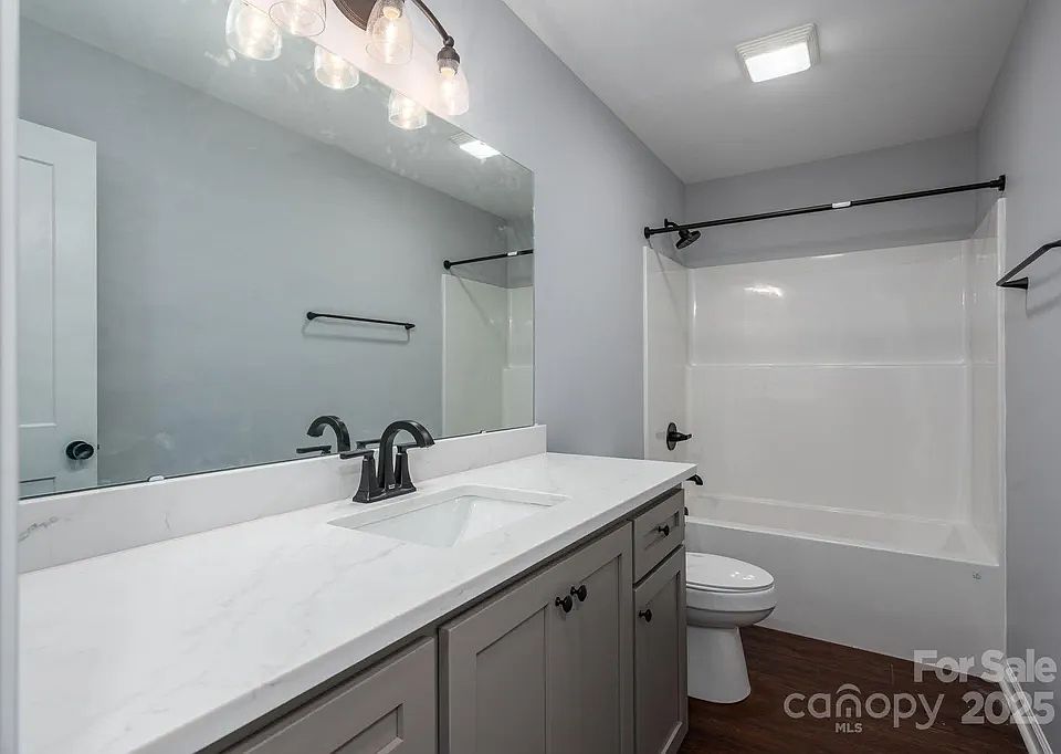 2nd image of 1622 N 17th Ave #2