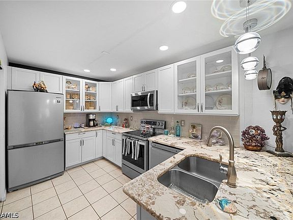 4th image of 15461 Bellamar Circle 1912