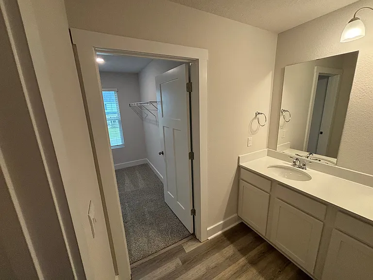 4943 Valor Ct — Photo 8