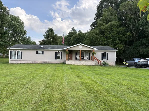 283 Mount Breeze Dr, Cool Ridge, WV 25825