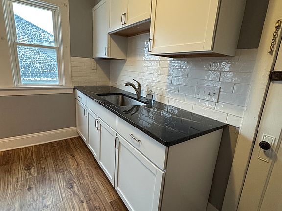 3rd image of 2202 Tampa Ave