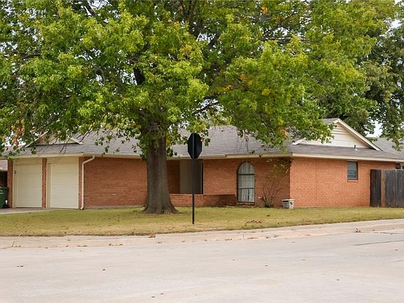 2nd image of 731 Arlington Dr