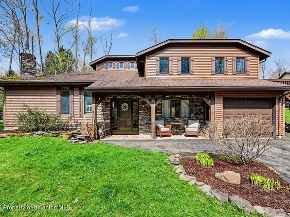 719 Scott Rd, Clarks Summit, PA 18411