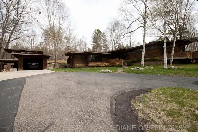 2135 Forteen Mile Rd NE photo 1