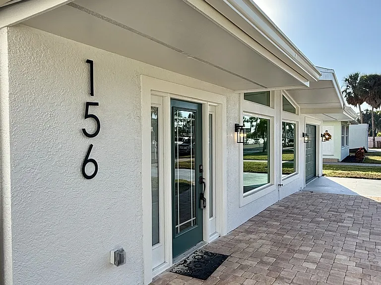156 North Dr — Photo 2