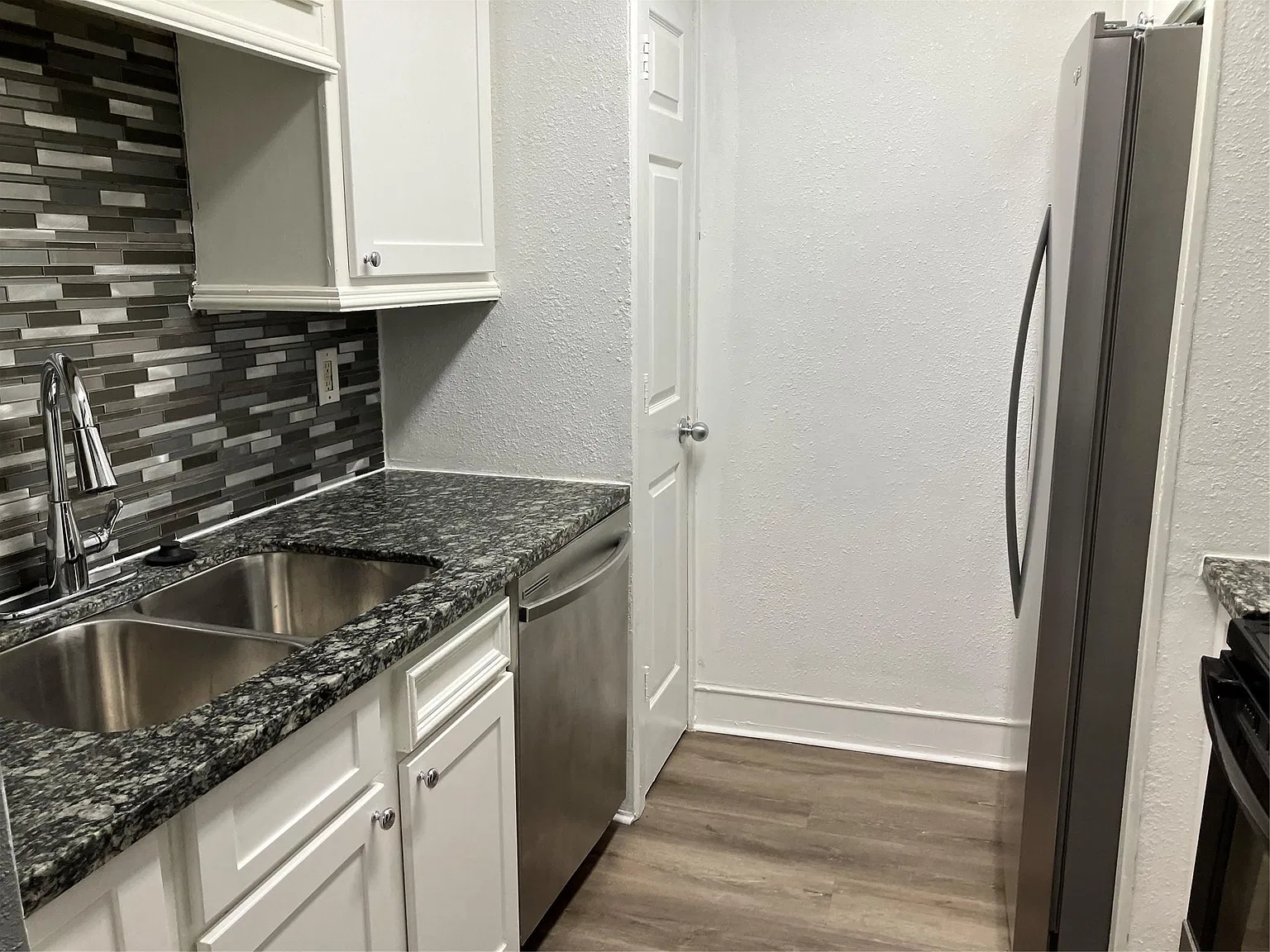 1 bed, 1.0 bath, 676 sqft, $980 — Photo 4