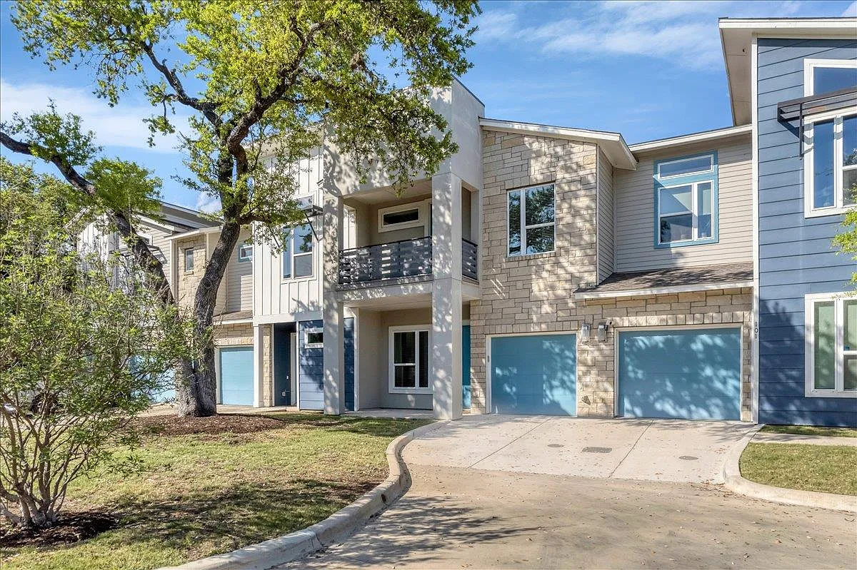 3 bed, 2.5 bath, 1745 sqft, $2,500 — Photo 1