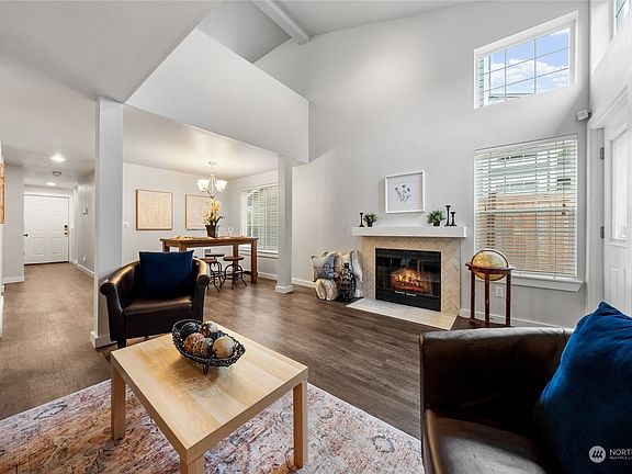 3rd image of 5900 Chardonnay Drive SE