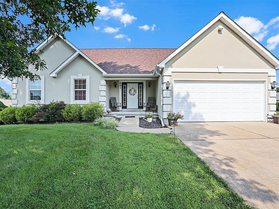 1st image of 861 Saint Andrews Dr