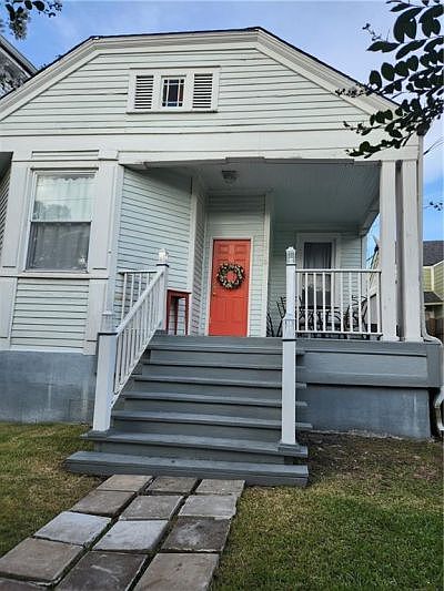 1st image of 2715 Marengo St