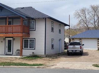 924 7th St, Rawlins, WY 82301