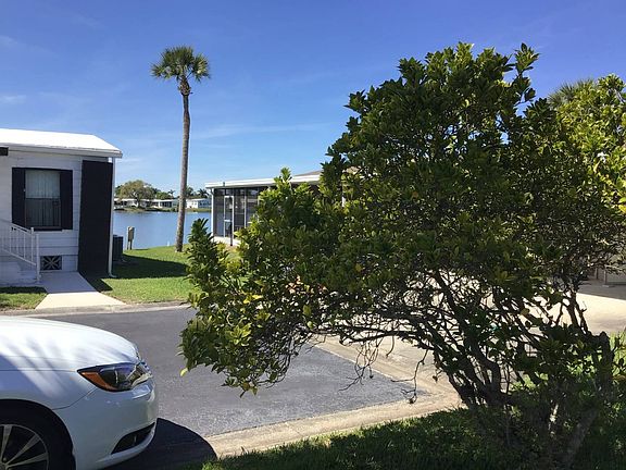 5th image of 395 Wentworth Ct