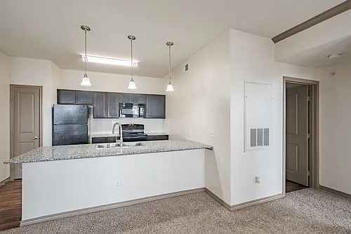 Tradewinds Apartments Photo 1