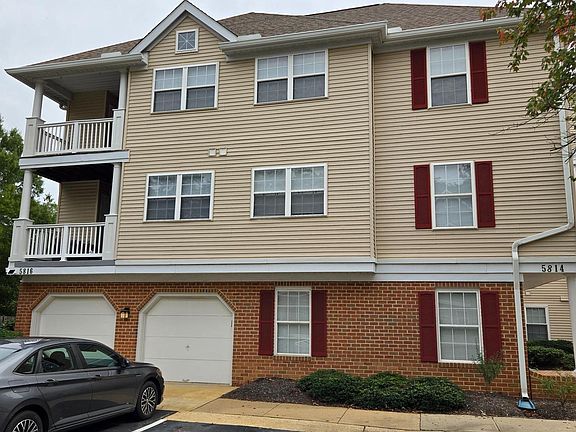 3rd image of 5814 Wyndham Cir Unit 301