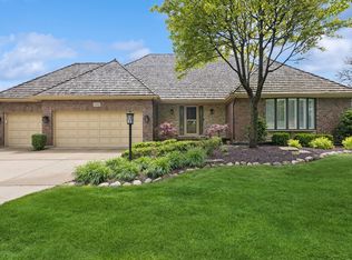 8401 Golfview Dr, Orland Park, IL 60462