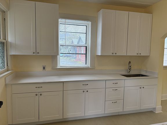 3rd image of 2311-2317 SE Hawthorne Blvd #2317-4