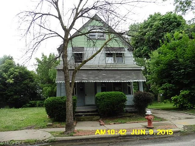 2349 E 88th St photo 1