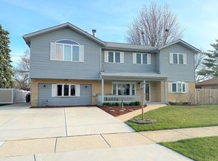7849 W 97th St, Hickory Hills, IL